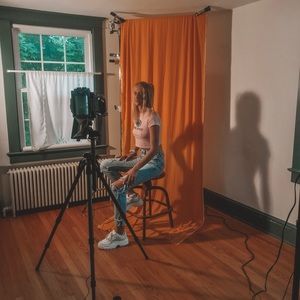 HELLO! I’m Sophie Estey & welcome to my CLOSET!